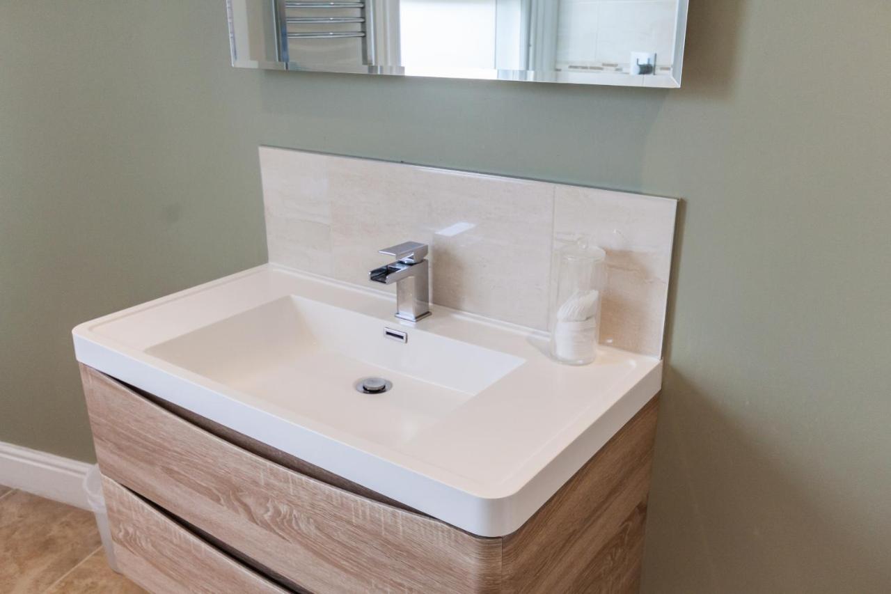 10 Grove St -