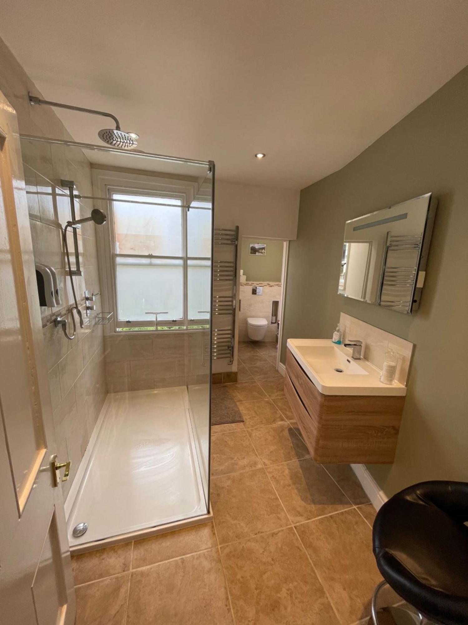 10 Grove St -